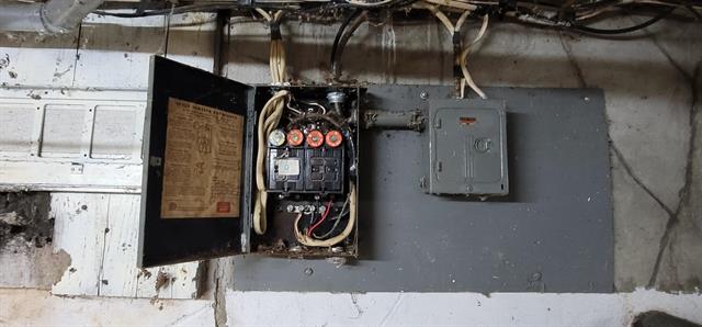 Builiding view thirty two for 519 E Glass, Ortonville, MI. 48462