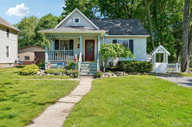 front view for 157 East St, Oxford, Mi. 48371
