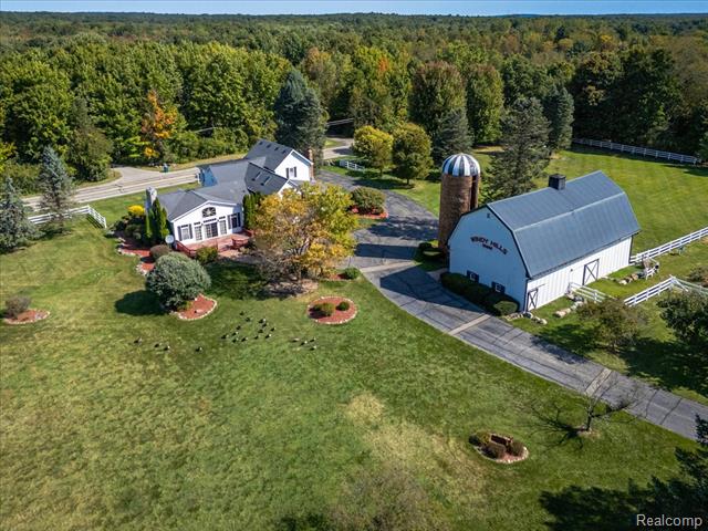 front view for 3305 Lakeville Rd, Oxford, Mi. 48370