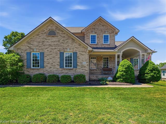front view for 101 Willow Lake Dr, Oxford, Mi. 48371
