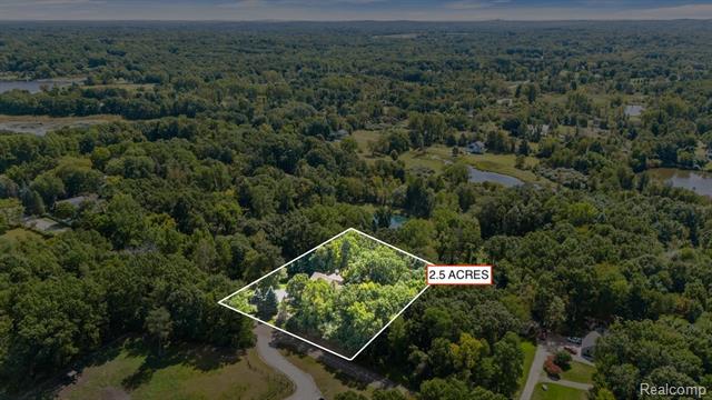 Builiding view forty nine for 860 Galahad, Ortonville, MI. 48462