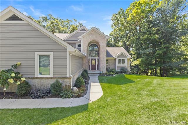 Builiding view one for 860 Galahad, Ortonville, MI. 48462