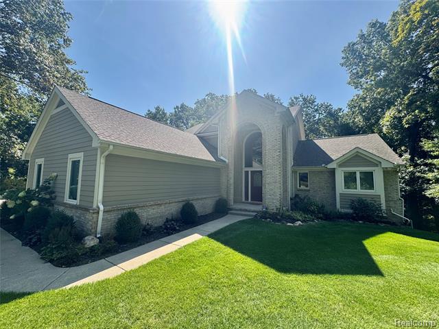 Builiding view sixty nine for 860 Galahad, Ortonville, MI. 48462