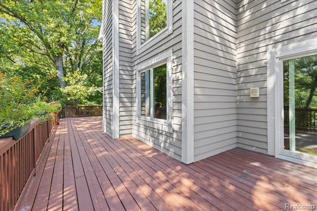 Builiding view sixty one for 860 Galahad, Ortonville, MI. 48462