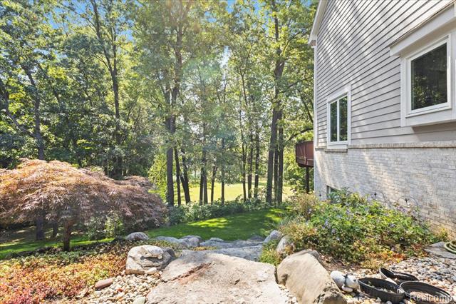 Builiding view sixty two for 860 Galahad, Ortonville, MI. 48462