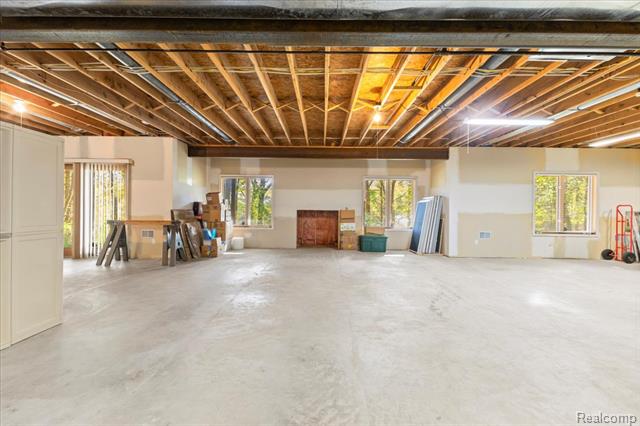 Builiding view thirty seven for 860 Galahad, Ortonville, MI. 48462