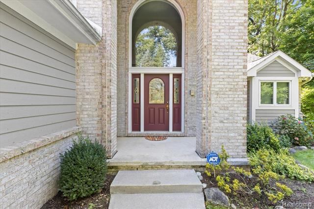 Builiding view two for 860 Galahad, Ortonville, MI. 48462