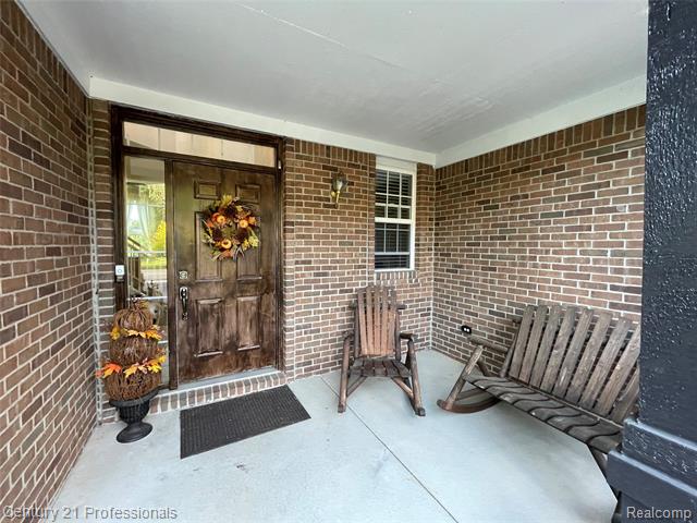 Builiding view eight for 778 W Peninsula, Oxford, MI. 48371