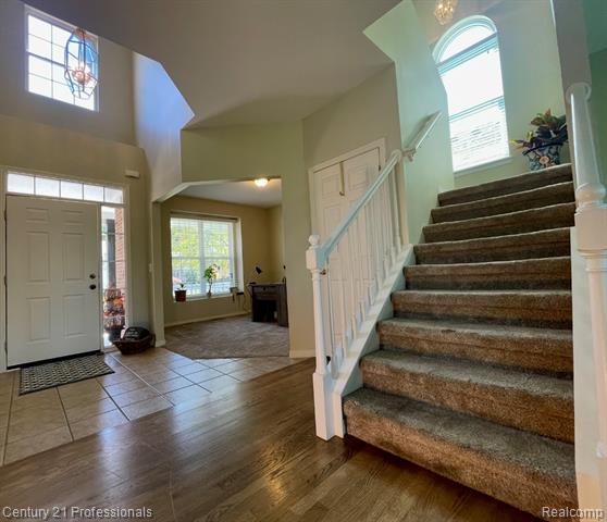 Builiding view nine for 778 W Peninsula, Oxford, MI. 48371