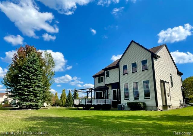 Builiding view seven for 778 W Peninsula, Oxford, MI. 48371