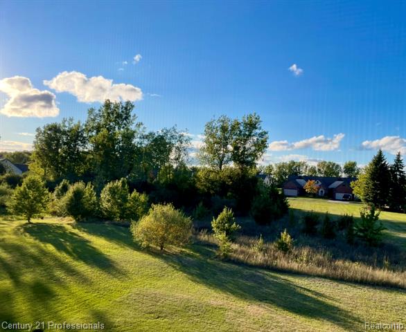 Builiding view six for 778 W Peninsula, Oxford, MI. 48371