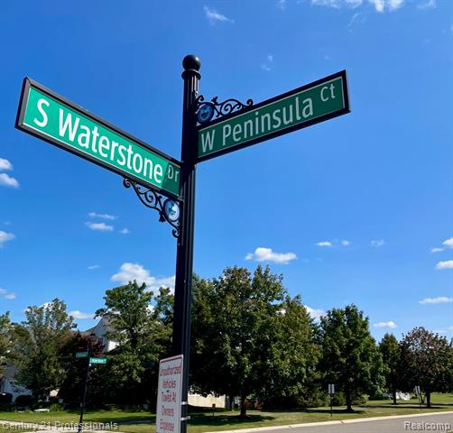 Builiding view thirty two for 778 W Peninsula, Oxford, MI. 48371