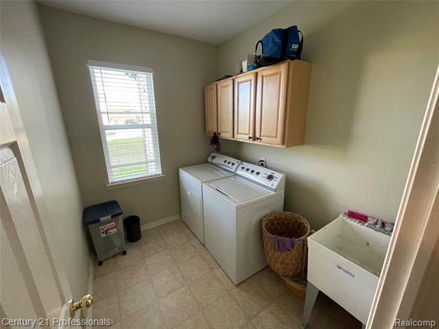 Builiding view twenty five for 778 W Peninsula, Oxford, MI. 48371