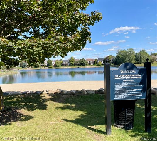 Builiding view twenty nine for 778 W Peninsula, Oxford, MI. 48371