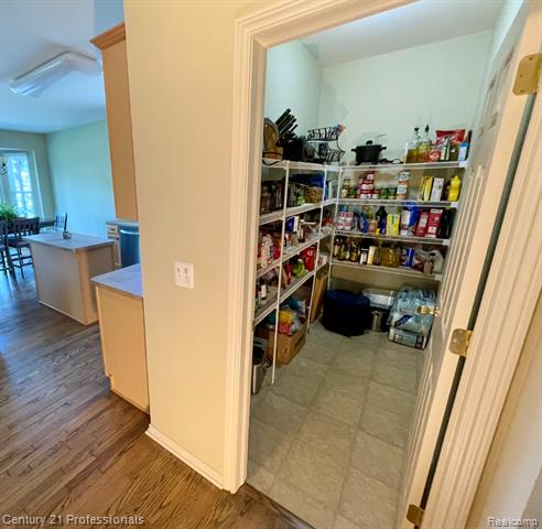 Builiding view twenty three for 778 W Peninsula, Oxford, MI. 48371