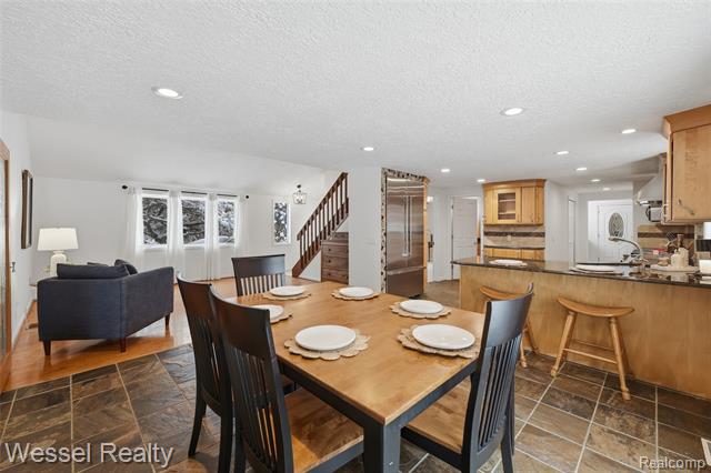 Builiding view eleven for 1044 N Oxford, Oxford, MI. 48371