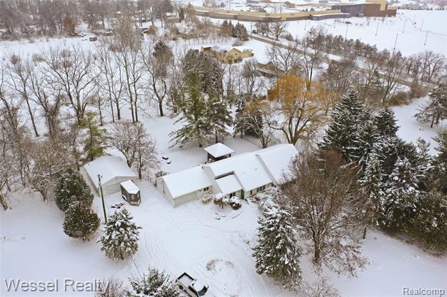 Builiding view fifty five for 1044 N Oxford, Oxford, MI. 48371