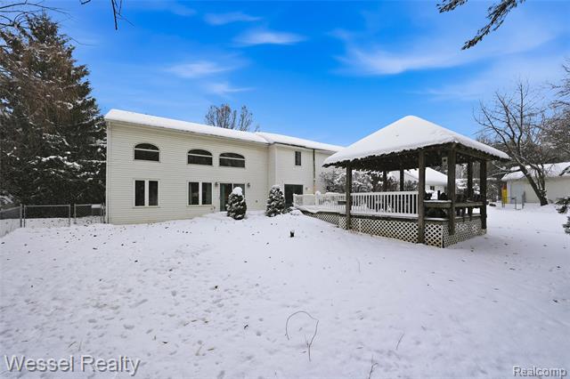 Builiding view five for 1044 N Oxford, Oxford, MI. 48371