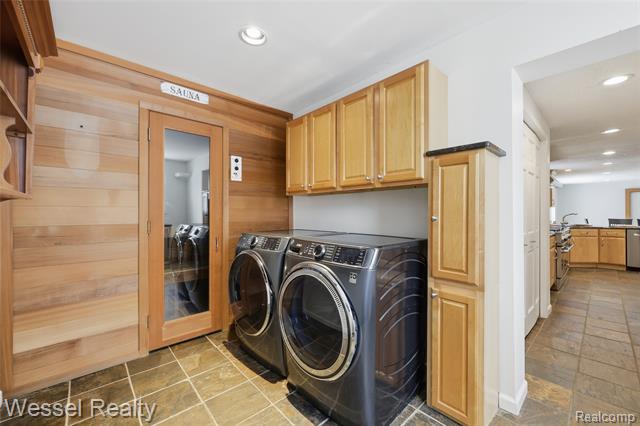 Builiding view forty five for 1044 N Oxford, Oxford, MI. 48371