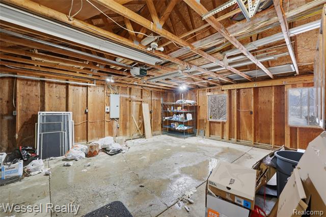 Builiding view forty nine for 1044 N Oxford, Oxford, MI. 48371