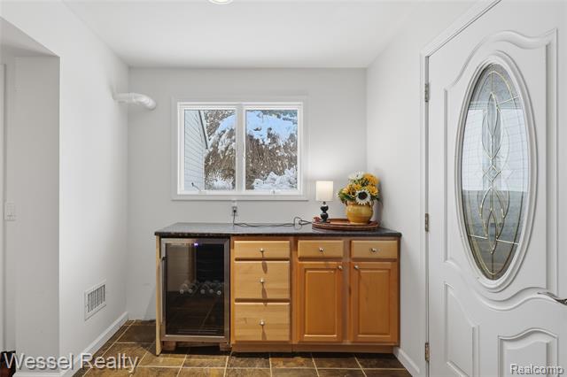 Builiding view forty seven for 1044 N Oxford, Oxford, MI. 48371