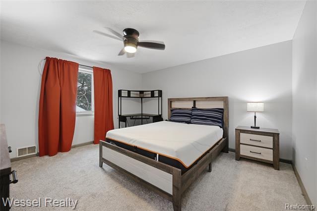 Builiding view forty for 1044 N Oxford, Oxford, MI. 48371