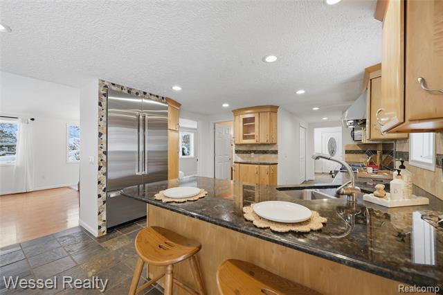 Builiding view seventeen for 1044 N Oxford, Oxford, MI. 48371