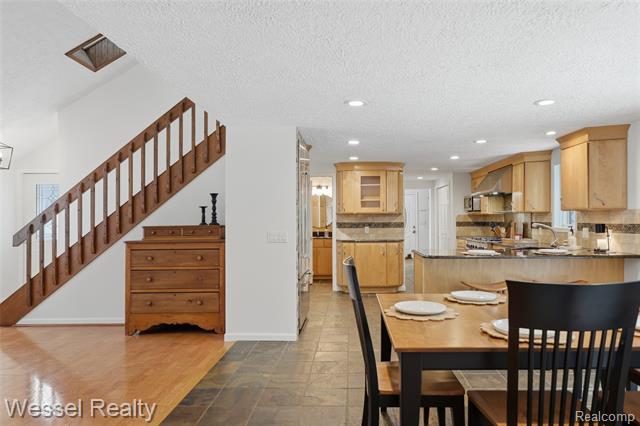 Builiding view ten for 1044 N Oxford, Oxford, MI. 48371