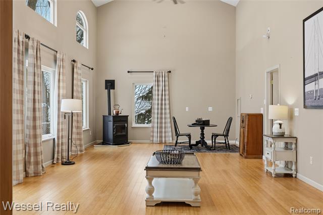 Builiding view twenty five for 1044 N Oxford, Oxford, MI. 48371