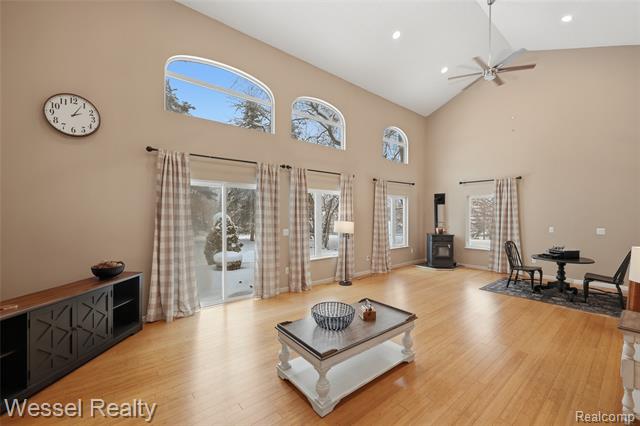 Builiding view twenty six for 1044 N Oxford, Oxford, MI. 48371