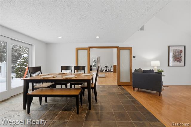 Builiding view twenty for 1044 N Oxford, Oxford, MI. 48371