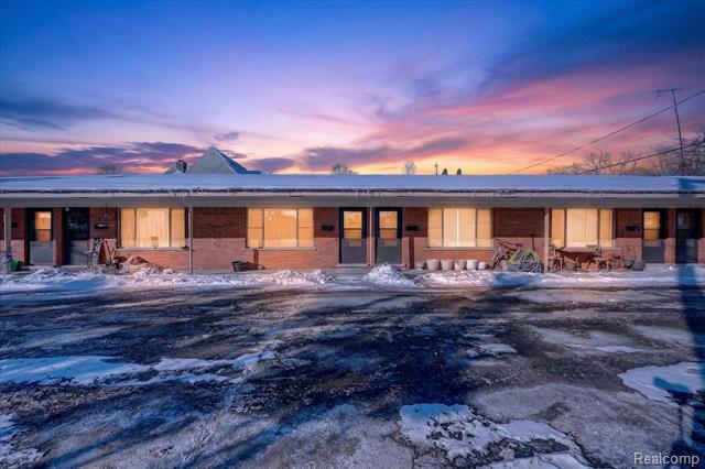 front view for 23 W Burdick St, Oxford, Mi. 48371