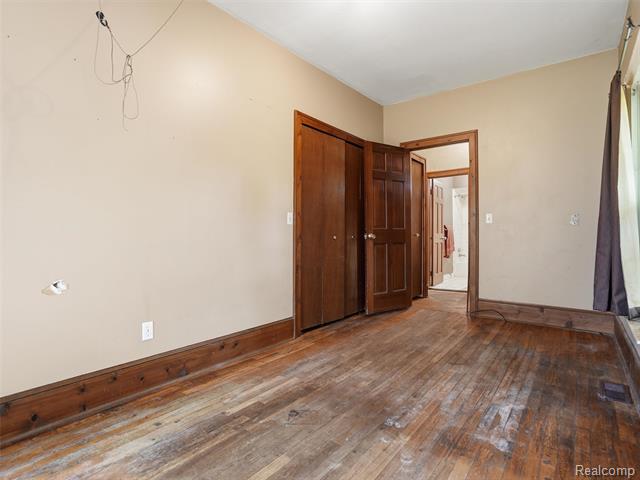 Builiding view fifteen for 69 E Burdick, Oxford, MI. 48371