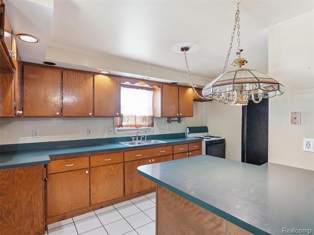 Builiding view nine for 69 E Burdick, Oxford, MI. 48371