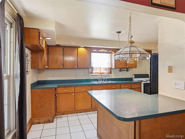 Builiding view seven for 69 E Burdick, Oxford, MI. 48371