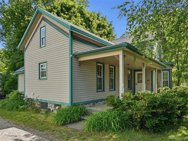 Builiding view thirty eight for 69 E Burdick, Oxford, MI. 48371