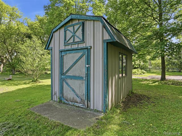 Builiding view thirty one for 69 E Burdick, Oxford, MI. 48371