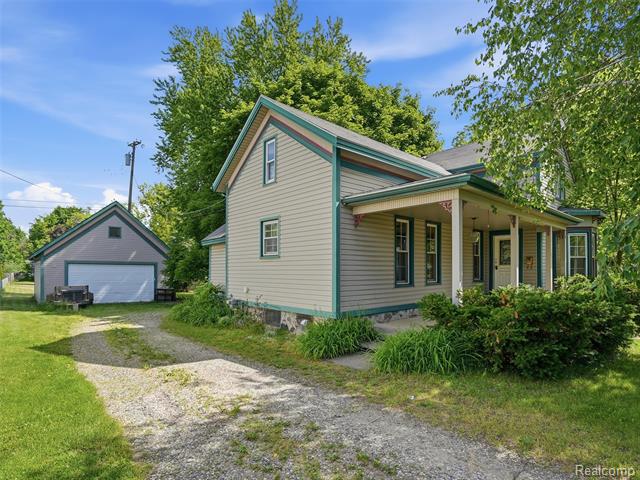 Builiding view thirty seven for 69 E Burdick, Oxford, MI. 48371