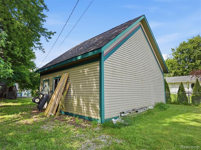 Builiding view thirty two for 69 E Burdick, Oxford, MI. 48371