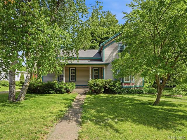 front view for 69 E Burdick St, Oxford, Mi. 48371