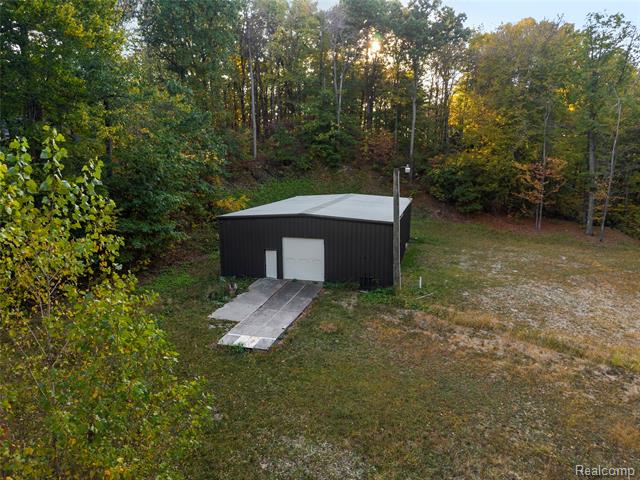 Builiding view fifty eight for 2631 Lakeville, Oxford, MI. 48370