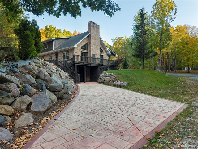 Builiding view fifty five for 2631 Lakeville, Oxford, MI. 48370