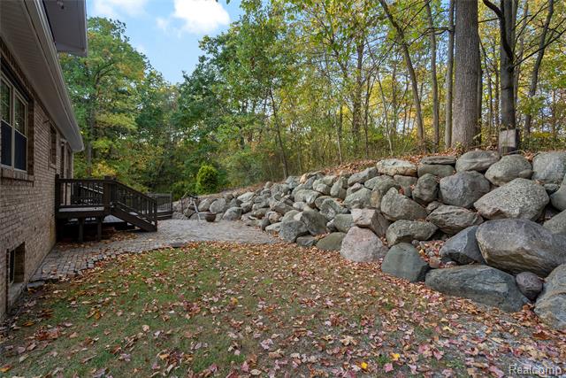 Builiding view fifty one for 2631 Lakeville, Oxford, MI. 48370