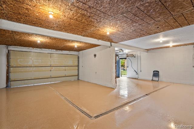 Builiding view fifty six for 2631 Lakeville, Oxford, MI. 48370