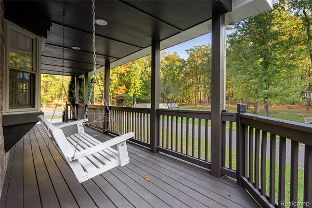 Builiding view forty five for 2631 Lakeville, Oxford, MI. 48370