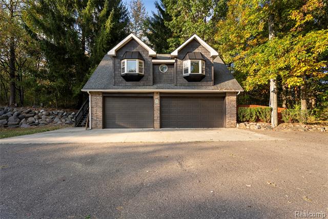 Builiding view forty one for 2631 Lakeville, Oxford, MI. 48370