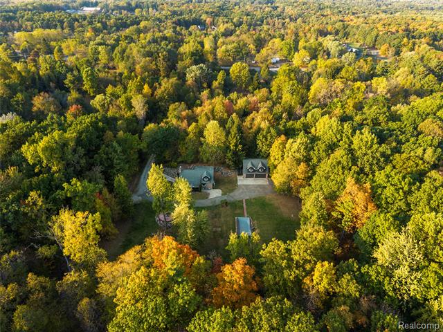 Builiding view six for 2631 Lakeville, Oxford, MI. 48370