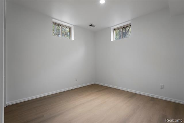 Builiding view thirty four for 2631 Lakeville, Oxford, MI. 48370