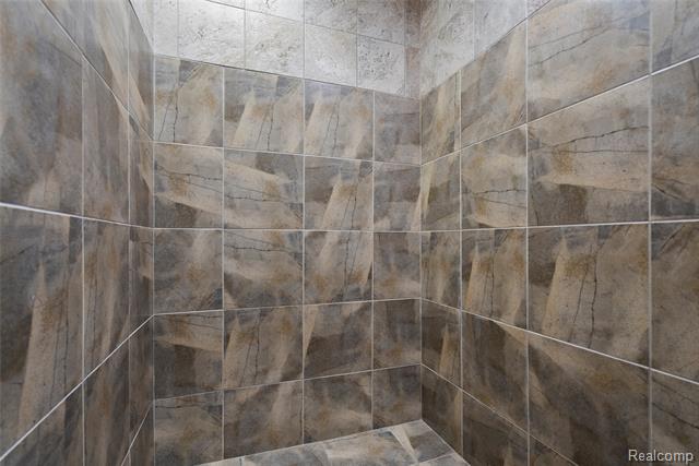 Builiding view thirty six for 2631 Lakeville, Oxford, MI. 48370