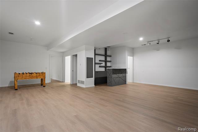 Builiding view thirty three for 2631 Lakeville, Oxford, MI. 48370